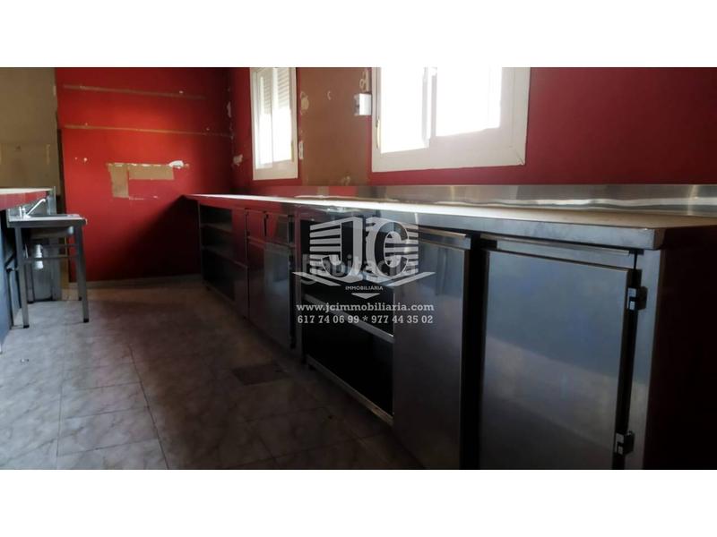 Foto b8e67c71-1a42-43f1-9ed7-810961687149. Location local commercial dans Tivenys