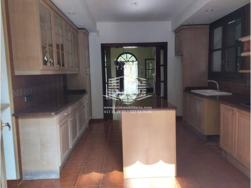 Foto b7525aea-48fa-4d46-a992-bfcebb962e9b. Chalet  en venta, en Urbanitzacions Tortosa