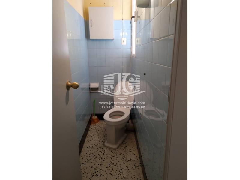 Foto 5b112365-17ed-408c-9b36-c9ba1f193b95. Piso  en venta en la calle berenguer iv en Centre Tortosa
