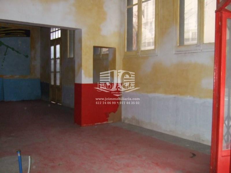 Foto 5e553fdf-4749-4380-b48c-0d543d79fb3c. Rent business premise in Centre Tortosa