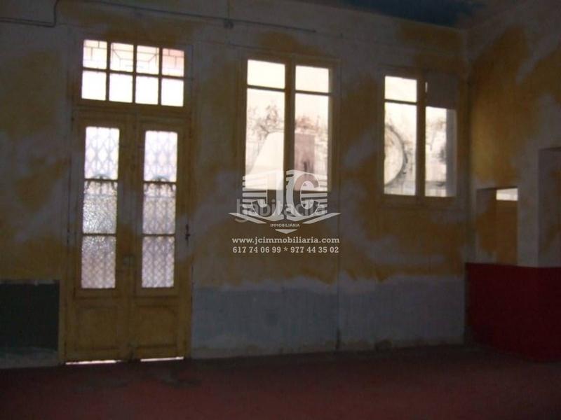 Foto e1edae77-b681-4fdd-9a8f-73af01ddf566. Rent business premise in Centre Tortosa