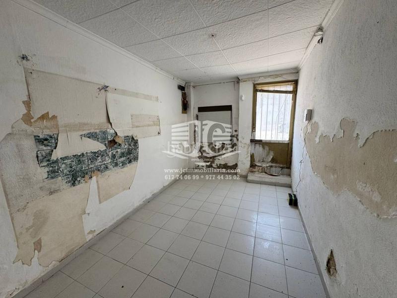 Foto 44db413b-4a08-46cd-b8ff-51ba68a3c0c2. House with parking in Deltebre