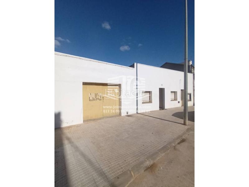 Foto 75f9c027-38c4-440c-aa8e-cb605c1caa09. House with parking in Deltebre