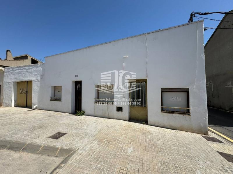 Foto c1f014f4-f569-4cb9-a25b-ab3356491425. House with parking in Deltebre