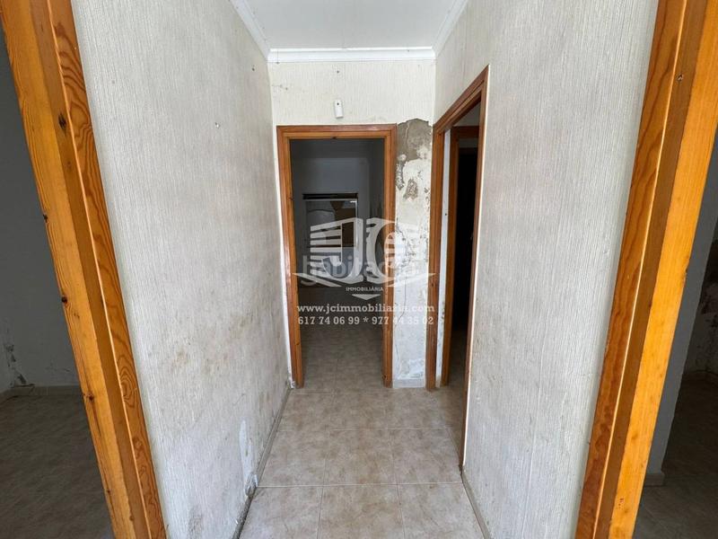 Foto f3118890-b577-4b41-86c7-c753b2155862. House with parking in Deltebre