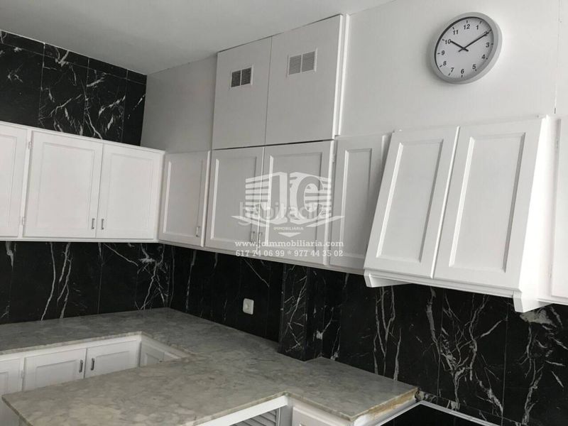 Foto 8a7632c3-fe07-4851-86d7-a85a1d58a8d9. Rent flat in Centre Tortosa