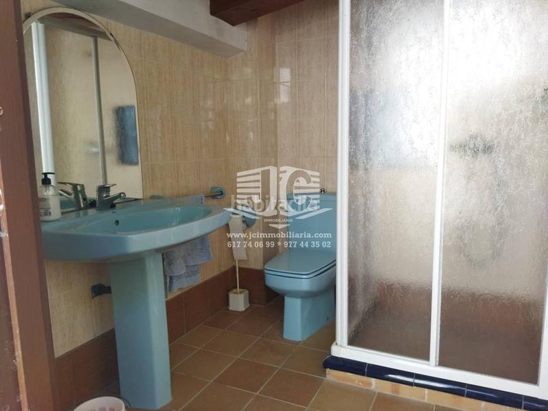 Foto 29adc473-223b-44ea-955d-657ddf0817ae. Casa amb aparcament a Tivenys