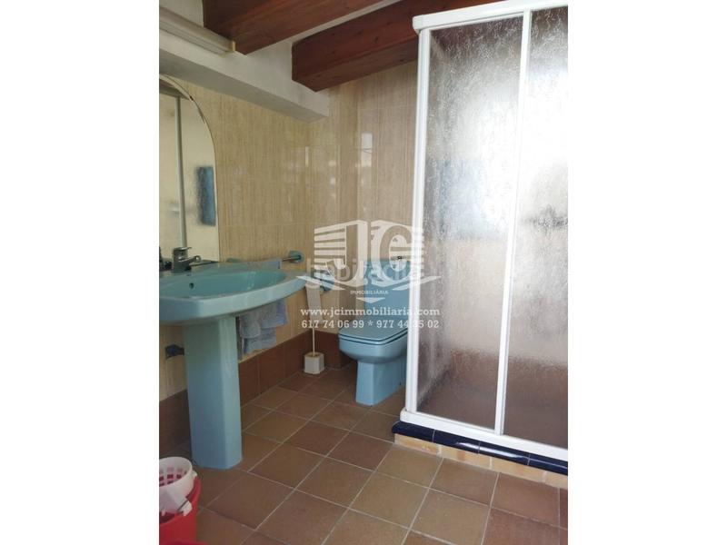Foto 5dd8c6f6-b5a1-46cb-8cd8-91654fa952c2. Casa amb aparcament a Tivenys