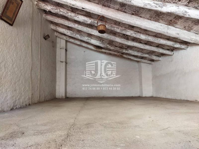 Foto 6d15a240-faa1-4264-9b4a-41eec8f9bb43. Casa amb aparcament a Tivenys