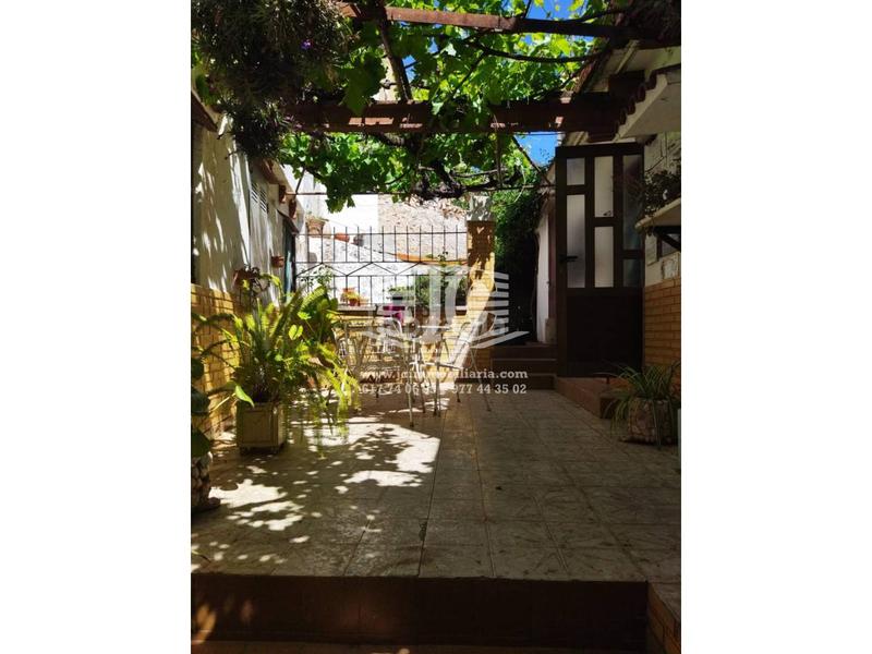 Foto 915a2d3f-11ee-4d16-bd70-9ed1c2ec1674. Casa amb aparcament a Tivenys