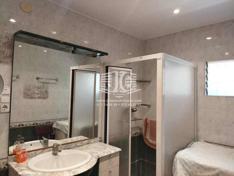 Foto a7008dcb-e6cd-48fa-88f7-6a655cc42023. Casa amb aparcament a Tivenys