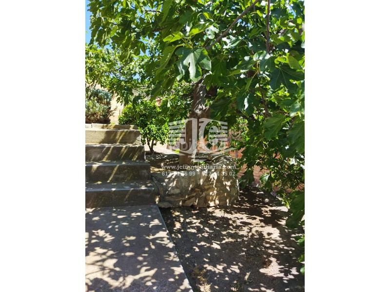 Foto aa7c8e10-2b8d-401e-ad89-b9fa7c090dbc. Casa amb aparcament a Tivenys