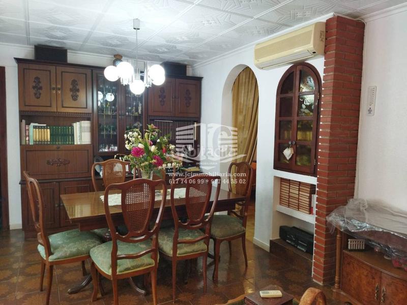 Foto abbc3f19-4182-4d22-8b7c-e4880fac8773. Casa amb aparcament a Tivenys