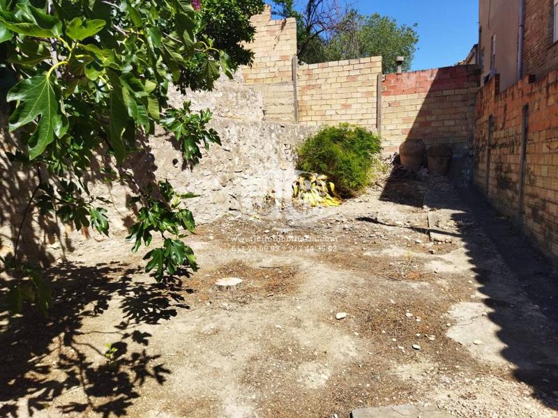 Foto c79b9ee4-7d04-4638-8f66-1e7ea6f4ae09. Casa amb aparcament a Tivenys