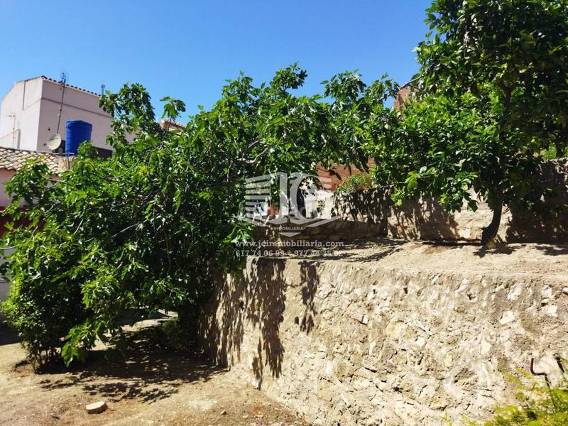 Foto ee49fee6-0d69-4ca8-baf8-dcb4141bf8de. Casa amb aparcament a Tivenys