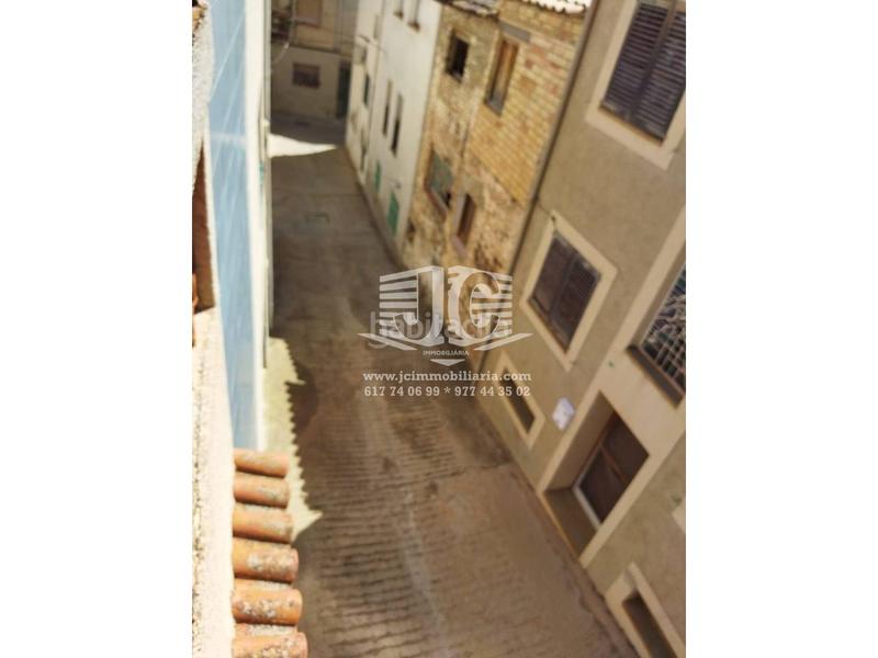 Foto f39f117e-1a31-403d-878d-7cac78ee01c6. Casa amb aparcament a Tivenys