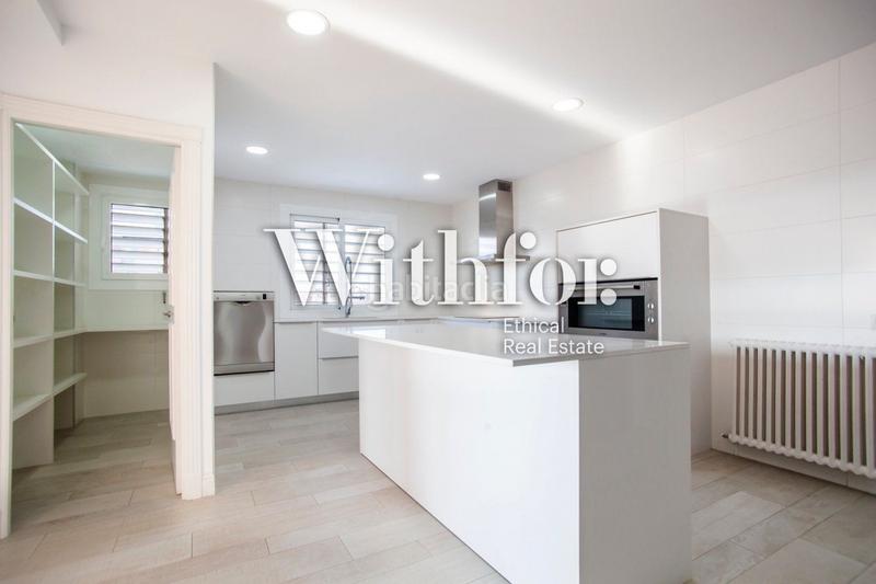 Foto 2d3d82cc-b533-4fbc-a6e7-8cf15f4d6568. Pis amb calefacció aparcament a Sant Gervasi - Galvany Barcelona