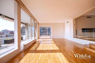Piso  Calle jacinto benavente. The jansen penthouse