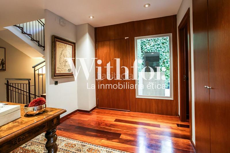 Foto 25c59290-e6b5-4792-bfc6-8ec9ede17131. Xalet amb calefacció aparcament piscina a Sarrià Barcelona