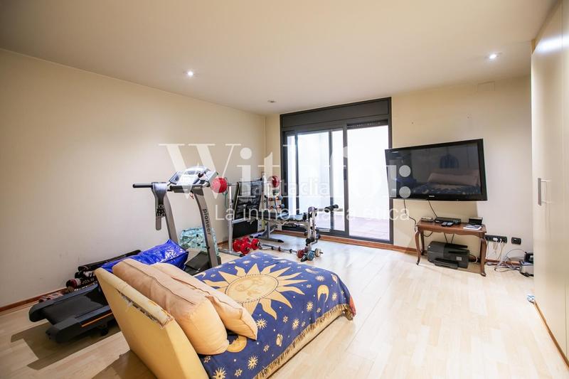 Foto 44f10f84-9943-4ec3-872c-4d5c832b8658. Xalet amb calefacció aparcament piscina a Sarrià Barcelona