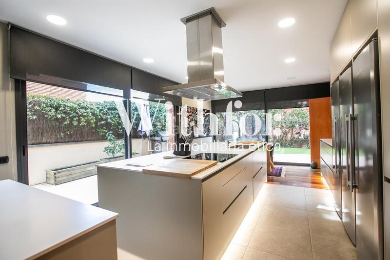 Foto 5a22de8e-0776-480e-b126-9a2d1447ec39. Xalet amb calefacció aparcament piscina a Sarrià Barcelona