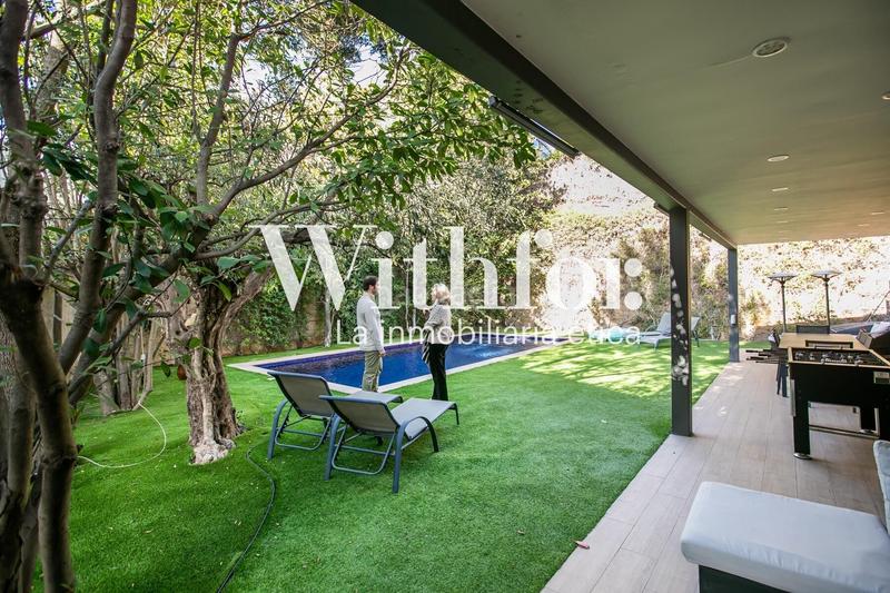 Foto b03b735a-6fca-445a-bc26-31d75a102185. Xalet amb calefacció aparcament piscina a Sarrià Barcelona