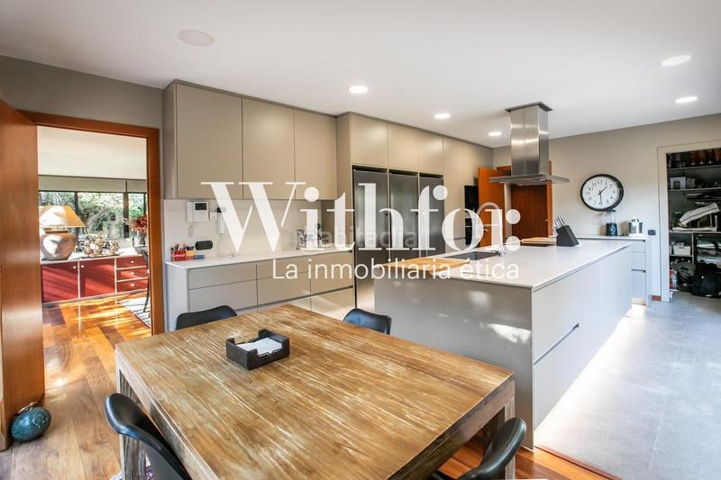 Foto c3293c08-8e6d-4f0c-b480-504ec081db9e. Xalet amb calefacció aparcament piscina a Sarrià Barcelona