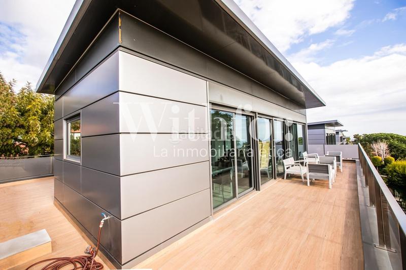 Foto fc365e36-7f87-40e0-8953-6aaee1c738ac. Xalet amb calefacció aparcament piscina a Sarrià Barcelona