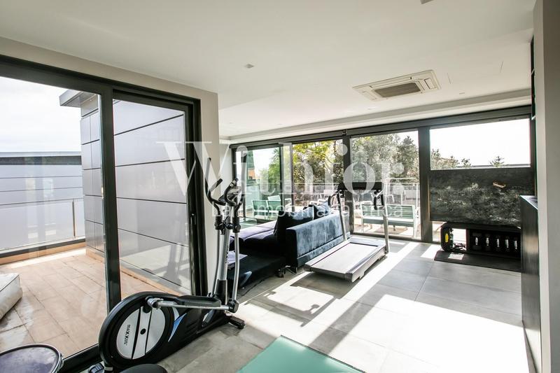 Foto fe070359-a3f8-4f52-b3a1-4eb7d1bd0a34. Xalet amb calefacció aparcament piscina a Sarrià Barcelona