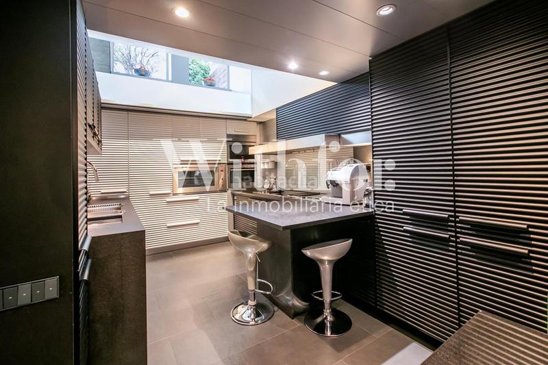 Foto c4ec66a1-7b0a-49ce-a10b-e6dc9966b75f. Tríplex amb calefacció a Cortes-Huertas Madrid