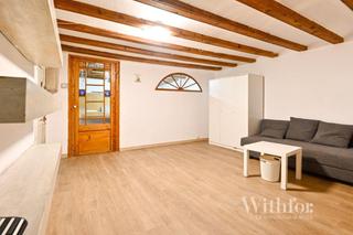 Erdgeschoss  Calle de l'esquirol. The estoc