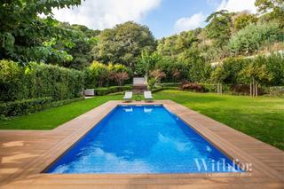 Rent House  Pasaje santa amelia. Can canut