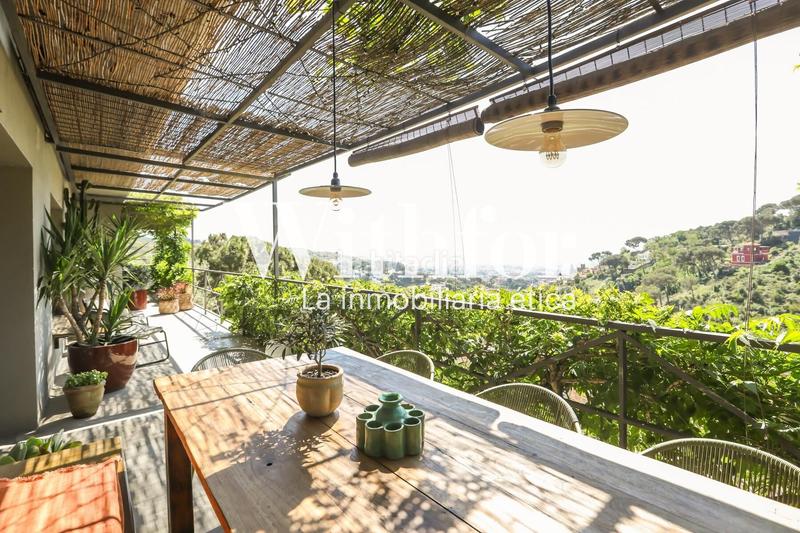 Foto f5bb74bd-b274-4abc-8df8-720f6f5c66cf. Affitto chalet con riscaldamento parcheggio piscina in Barcelona