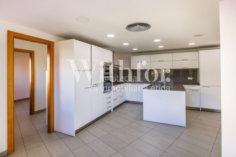 Foto 0168c974-af14-4f8d-a279-4eb0159840d9. Casa amb calefacció aparcament a Sant Gervasi - Bonanova Barcelona