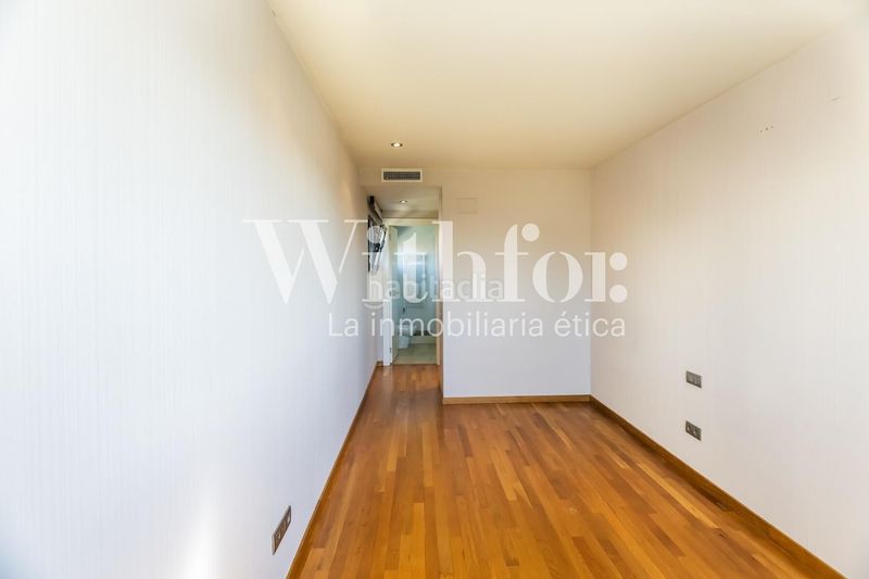 Foto 27e72d69-fb12-498e-8134-f23527ea053b. Casa amb calefacció aparcament a Sant Gervasi - Bonanova Barcelona