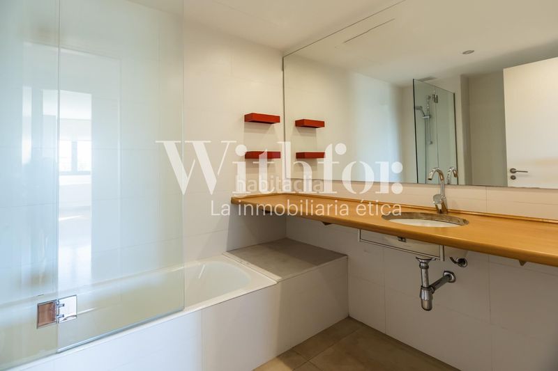 Foto 4a316b0b-d817-48ad-9c81-253a4431f0b2. Casa amb calefacció aparcament a Sant Gervasi - Bonanova Barcelona