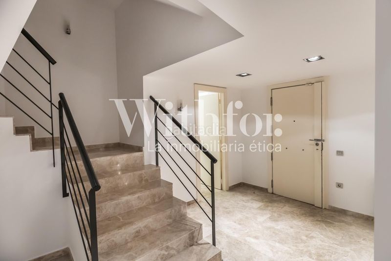 Foto 5b7ea2e8-4c7e-47b6-ae73-4c39223a00e9. Casa amb calefacció aparcament a Sant Gervasi - Bonanova Barcelona