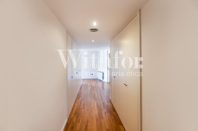 Foto 6d3abeab-d4bc-4ab7-90cb-bf9000c66cca. Casa amb calefacció aparcament a Sant Gervasi - Bonanova Barcelona