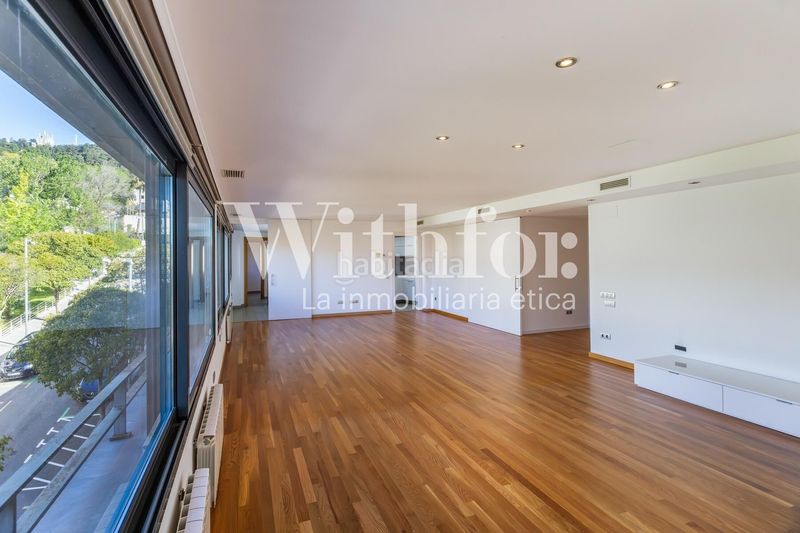 Foto 8a76b7b1-3dee-461d-a27c-5205d9d29645. Casa amb calefacció aparcament a Sant Gervasi - Bonanova Barcelona