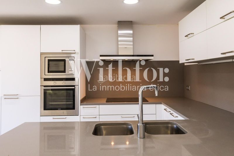 Foto ab9ae701-56fc-448c-9a12-ec4581e66181. Casa amb calefacció aparcament a Sant Gervasi - Bonanova Barcelona