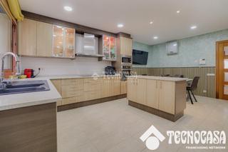 Casa aparellada a Cerdanyola Nord. Casa en venta en mataró Casa aparellada a Cerdanyola Nord. Casa en venta en mataró