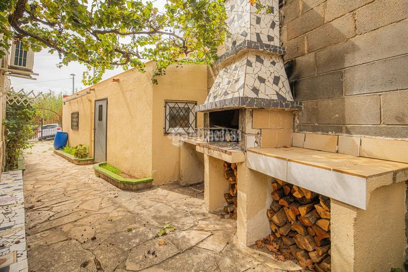 Foto d801ce98-d18c-4950-866b-69bcbce8ee0b. Casa amb calefacció aparcament a Centre Pineda de Mar