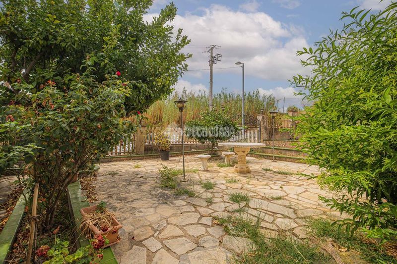 Foto f48acf1b-ff41-4dd4-baad-123588e74584. Casa amb calefacció aparcament a Centre Pineda de Mar