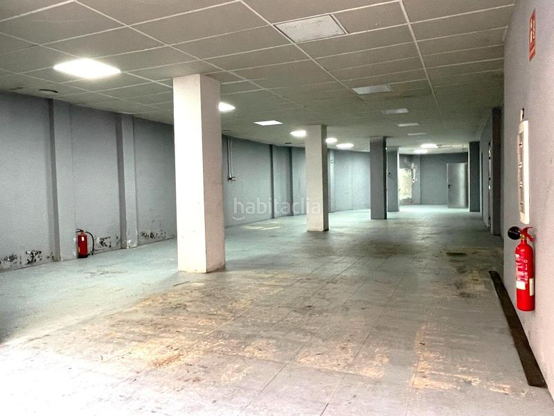 Foto 90cb0394-bb20-4f61-8017-15f445f29367. Local comercial  junto pça. catalunya en Sant Boi de Llobregat