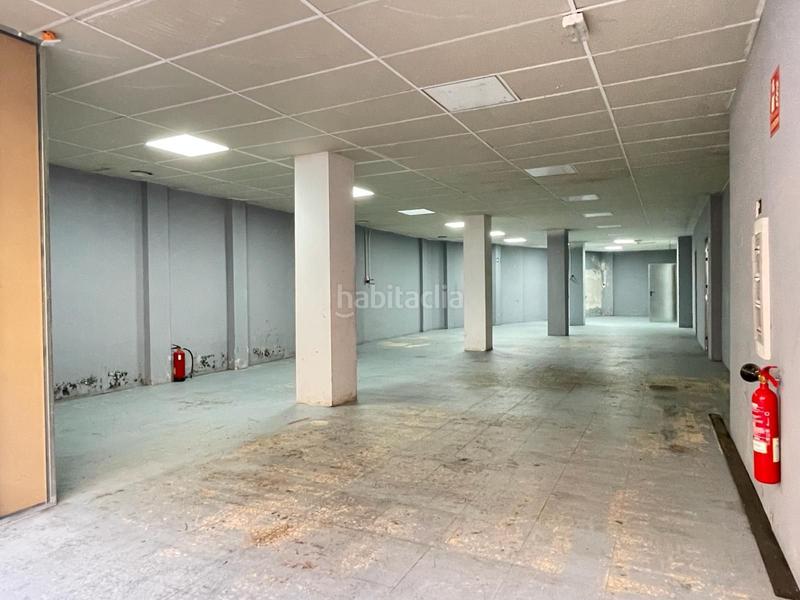 Foto a1b61c94-89b1-4eea-bd93-ec1fdad20739. Local comercial  junto pça. catalunya en Sant Boi de Llobregat