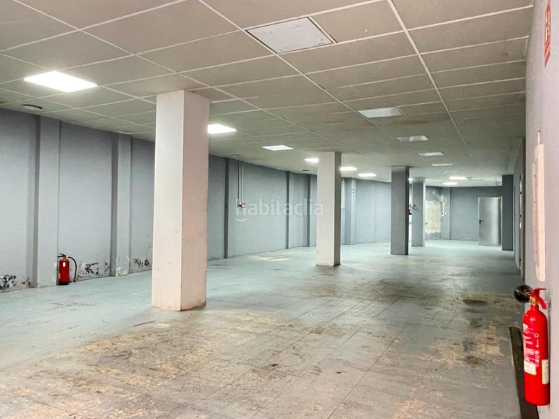 Foto ac32f37f-16f4-4afc-80f0-7b9089617c3e. Local comercial  junto pça. catalunya en Sant Boi de Llobregat