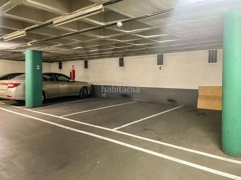 Foto aebe2790-16de-46a2-8f1f-b43aa48b846c. Alquiler parking coche plaza de aparcamiento para coche en Sant Boi de Llobregat