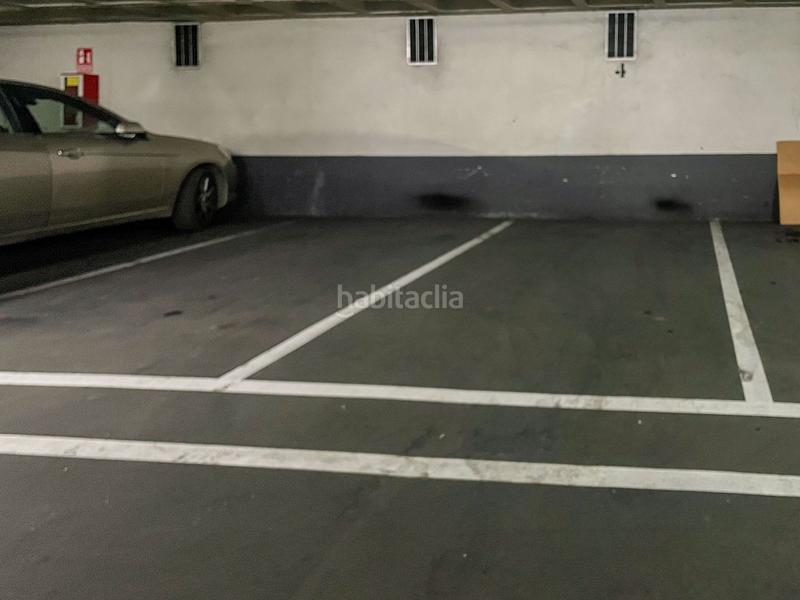 Foto d3d7a749-d07d-428a-886c-eabefe4f217f. Alquiler parking coche plaza de aparcamiento para coche en Sant Boi de Llobregat