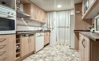Appartement à Camps Blancs. Piso exterior en camps blancs  1 con ascensor, junto al mercado