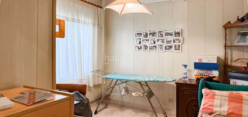 Foto 08edb2ba-8075-43fe-9139-24976291855e. Casa amb calefacció a Centre Sant Boi de Llobregat